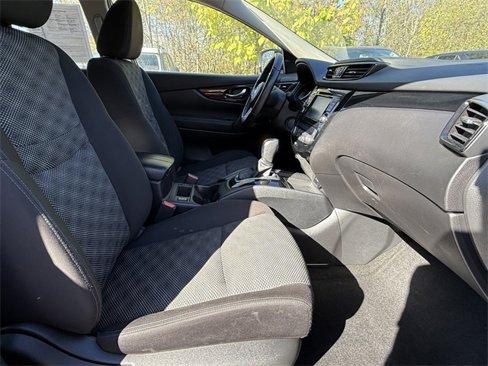 Used 2021 Nissan Rogue Sport SV image 21