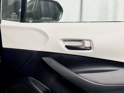 Used 2022 Toyota Corolla LE image 35