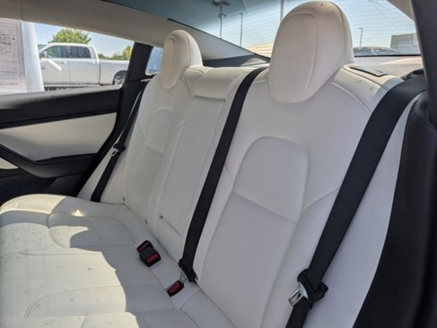 Used 2021 Tesla Model 3 Standard Range Plus image 8