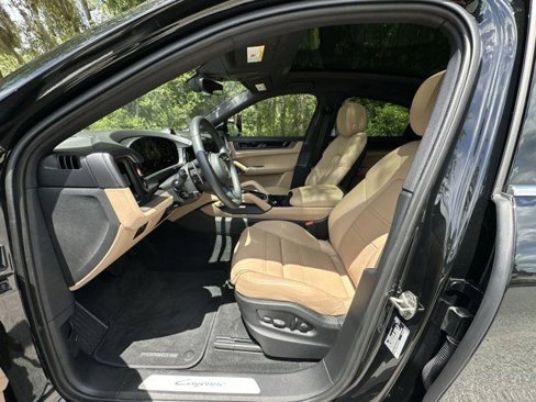 Certified 2024 Porsche Cayenne Coupe image 15