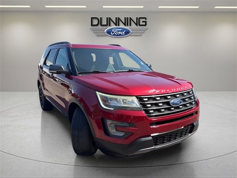 Used 2017 Ford Explorer XLT w/ Equipment Group 202A image 4