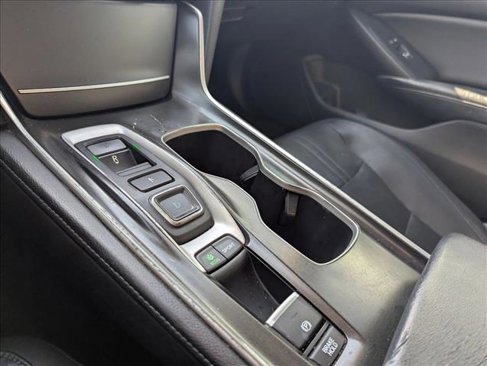 Used 2018 Honda Accord Touring image 14