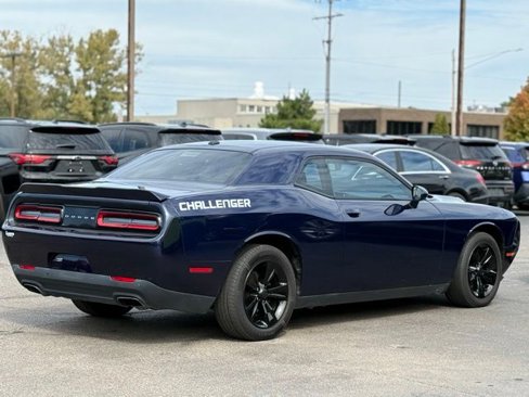 Used 2015 Dodge Challenger SXT w/ Driver Convenience Group image 34