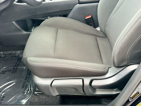 Used 2024 Nissan Rogue S image 19