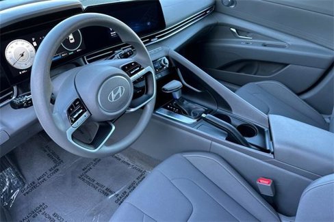 Used 2024 Hyundai Elantra SEL image 10