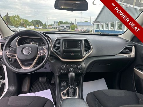 Used 2017 Jeep Cherokee Latitude w/ Cold Weather Group image 16