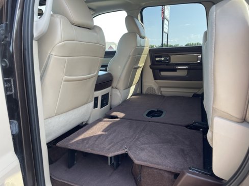 Used 2016 RAM 1500 Laramie w/ Convenience Group image 27