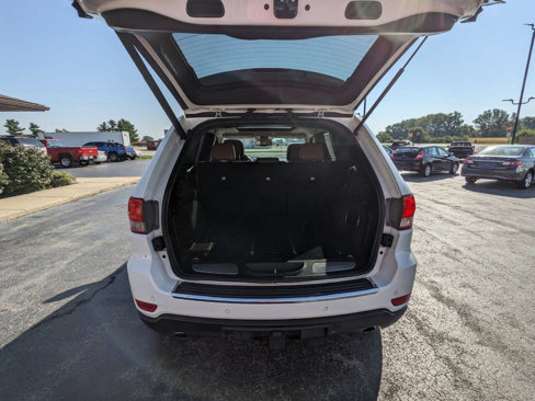 Used 2012 Jeep Grand Cherokee Overland image 12