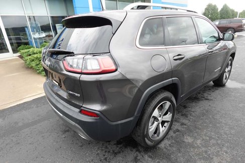 Used 2020 Jeep Cherokee Limited image 3