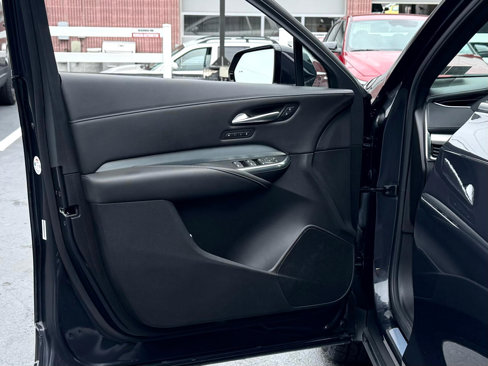 Used 2022 Cadillac XT4 Premium Luxury w/ Enhanced Visibility Package image 15