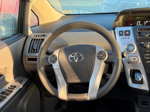 Used 2012 Toyota Prius V Five image 20