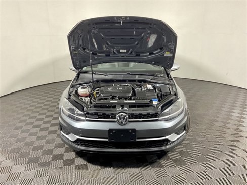 Used 2019 Volkswagen Golf Alltrack S image 6