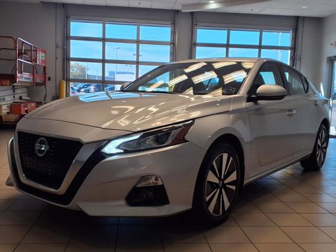 Used 2019 Nissan Altima 2.5 SV image 2