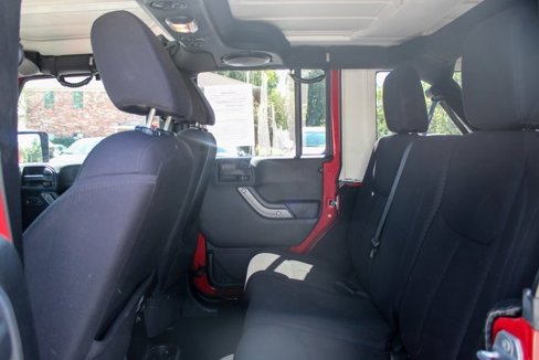 Used 2014 Jeep Wrangler Unlimited Sport image 32
