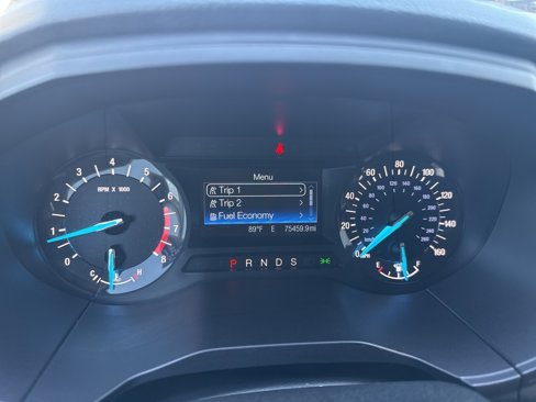 Used 2018 Ford Edge SE image 18
