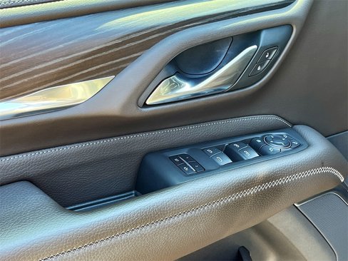 Used 2021 GMC Yukon Denali w/ Denali Premium Package image 18