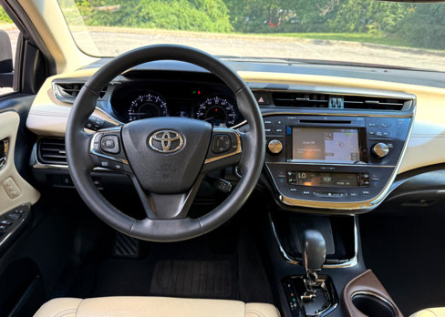 Used 2016 Toyota Avalon XLE Premium image 9