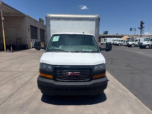 Used 2021 GMC Savana 3500 Extended w/ Power Convenience Package image 2