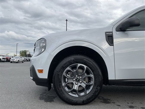 New 2025 Ford Maverick XLT image 10