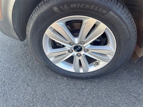 Used 2019 Kia Sportage LX image 16