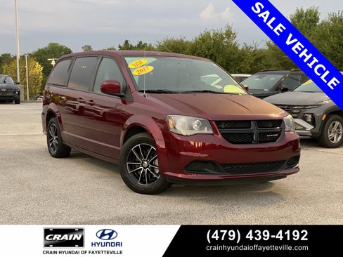 Used 2017 Dodge Grand Caravan SE image 1