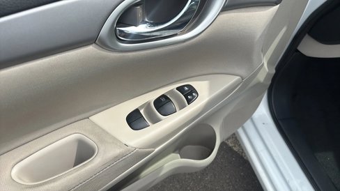 Used 2015 Nissan Sentra SV image 26