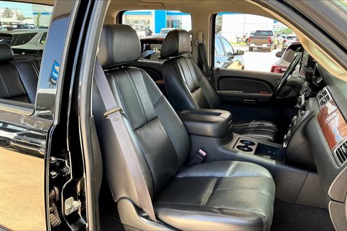 Used 2007 GMC Sierra 2500 SLT w/ Z71 Off-Road Package image 9
