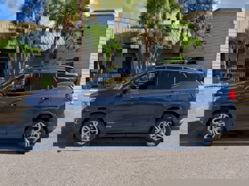 Used 2019 GMC Terrain SLE w/ Driver Convenience Package image 9