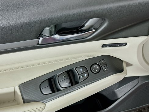 Used 2019 Nissan Altima 2.5 Platinum image 15