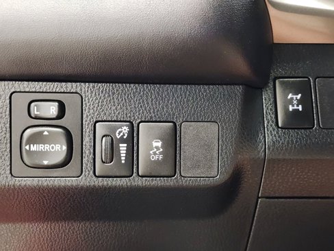 Used 2013 Toyota RAV4 XLE image 19