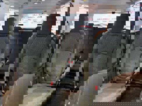 Used 2014 GMC Acadia SLE image 32