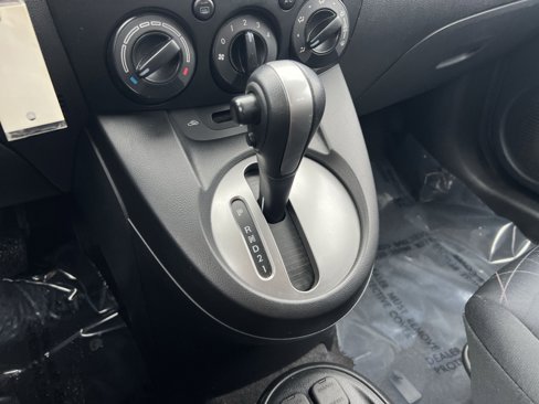Used 2014 MAZDA MAZDA2 Sport image 19
