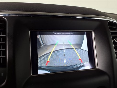 Used 2019 Jeep Grand Cherokee Laredo image 17
