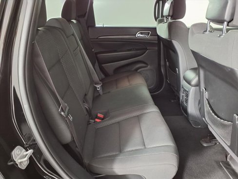 Used 2019 Jeep Grand Cherokee Laredo image 11
