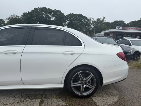 Used 2019 Mercedes-Benz E 300 4MATIC w/ Premium 1 Package image 4