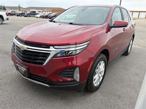 Used 2023 Chevrolet Equinox LT image 2