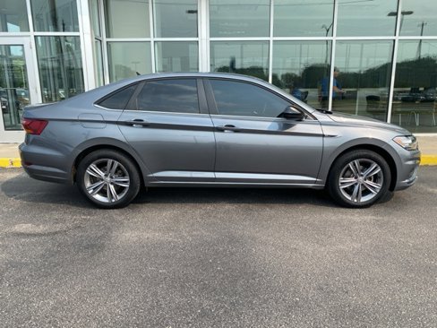 Used 2019 Volkswagen Jetta R-Line image 4