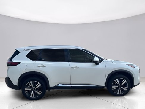 Used 2023 Nissan Rogue SL w/ SL Premium Package image 5