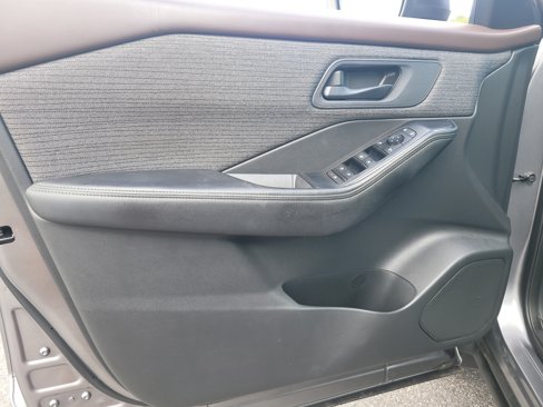 Used 2021 Nissan Rogue S image 15