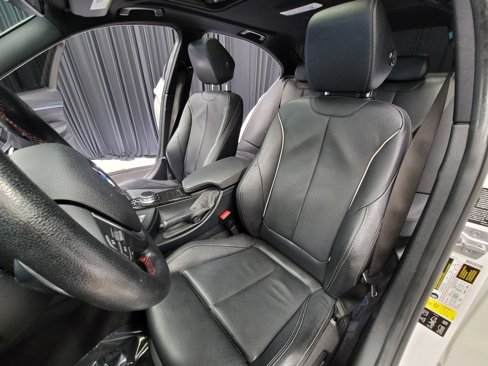 Used 2017 BMW 330i xDrive Sedan image 17