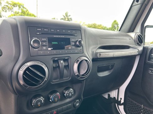 Used 2018 Jeep Wrangler Sport image 12