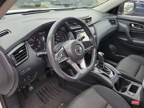 Used 2017 Nissan Rogue SV w/ SV Premium Package image 20