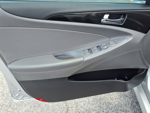 Used 2014 Hyundai Sonata SE w/ Premium Package 04 image 18
