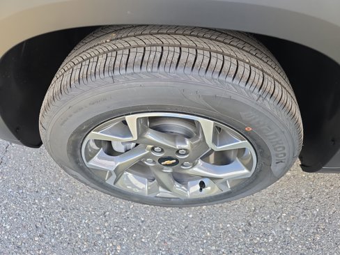 New 2026 Chevrolet Trax LT w/ Sunroof Package image 11