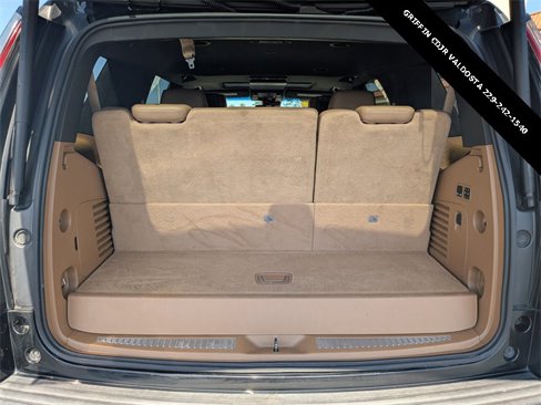 Used 2017 Cadillac Escalade Platinum image 12
