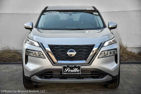 Used 2023 Nissan Rogue SV image 3