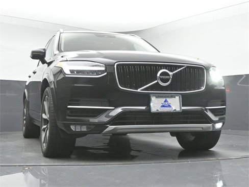 Used 2019 Volvo XC90 T5 Momentum w/ Protection Package Premier image 10