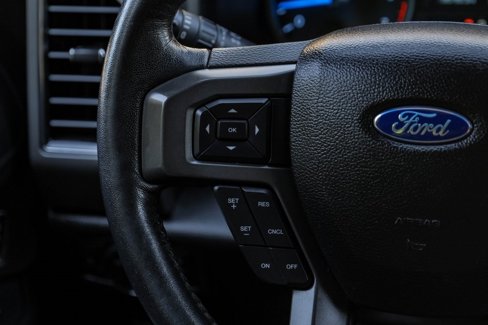 Used 2018 Ford Expedition XLT image 21