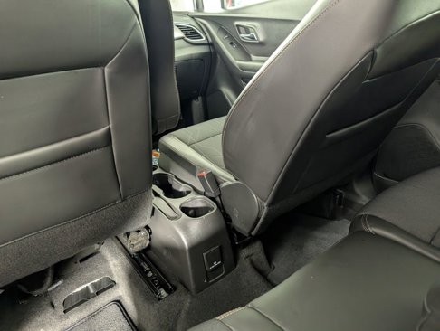 Certified 2022 Chevrolet Trax LT w/ LT Convenience Package image 33