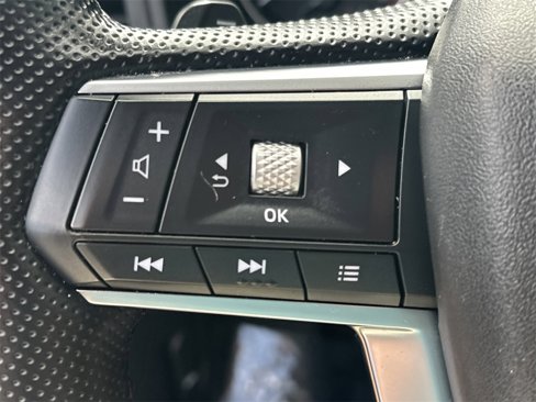 Used 2022 Mitsubishi Outlander SE image 16